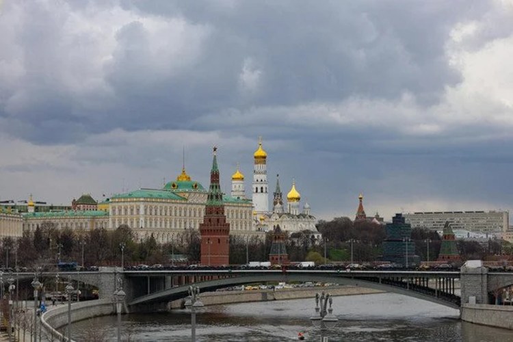 Путін підтримав добровільні внески олігархів на тлі масового виведення капіталу
