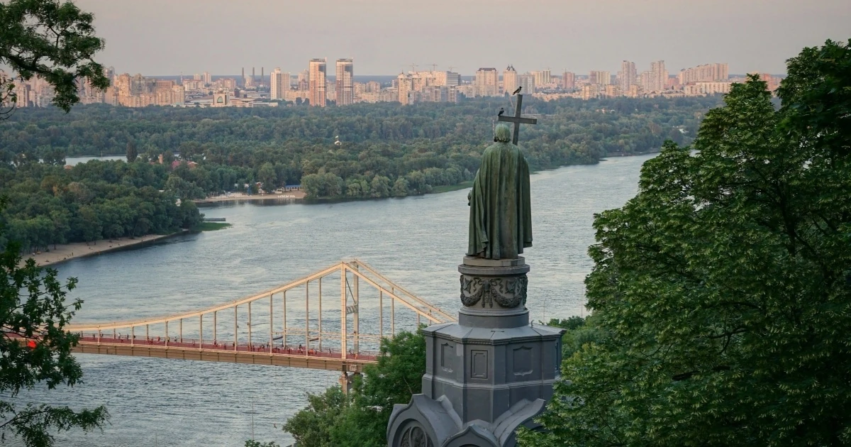 Посольства країн ЄС заявили «Ми залишаємося в Києві» після погроз Росії